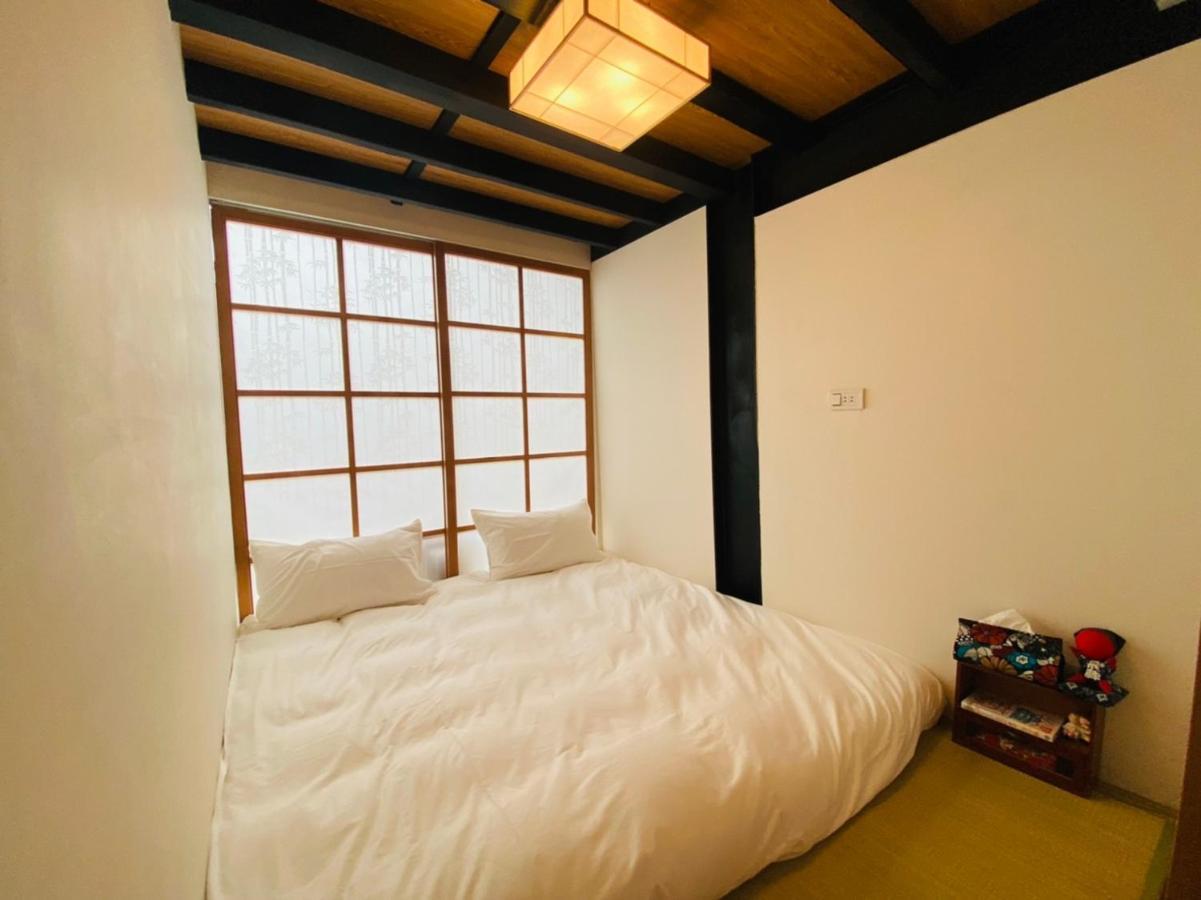 捉鳳凰 台南百年老宅包棟導覽民宿系列catchphoenix Centennial Guesthouse Exterior foto